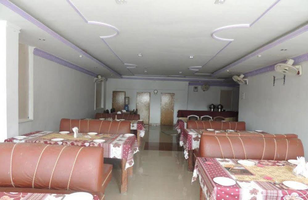 Hotel Thai International Bodh Gaya Buitenkant foto