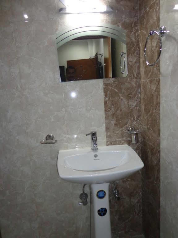 Hotel Thai International Bodh Gaya Buitenkant foto